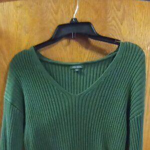 Wild Fable Cropped Green Sweater Size Large